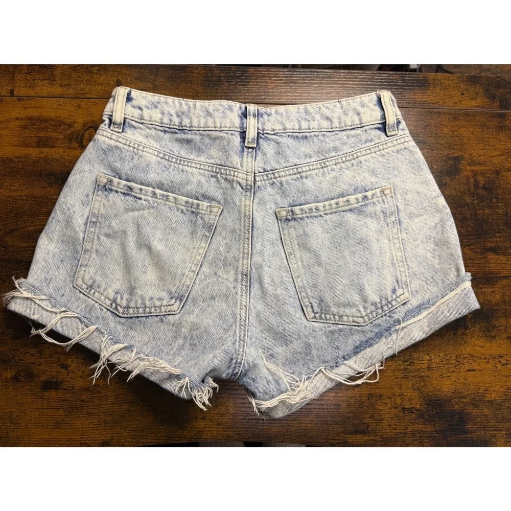 Garage Mom Shorts Womens‎ 03/26 Light Blue Acid Wash Excellent Distressed Denim